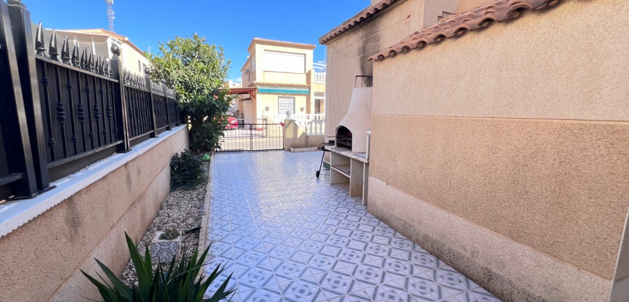 Venta - Adosado -
Torrevieja - La Siesta