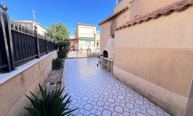 Venta - Adosado -
Torrevieja - La Siesta