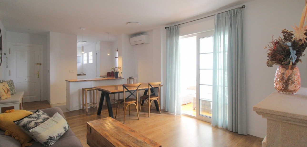 Herverkoop - Appartement / flat -
Torrevieja - La veleta