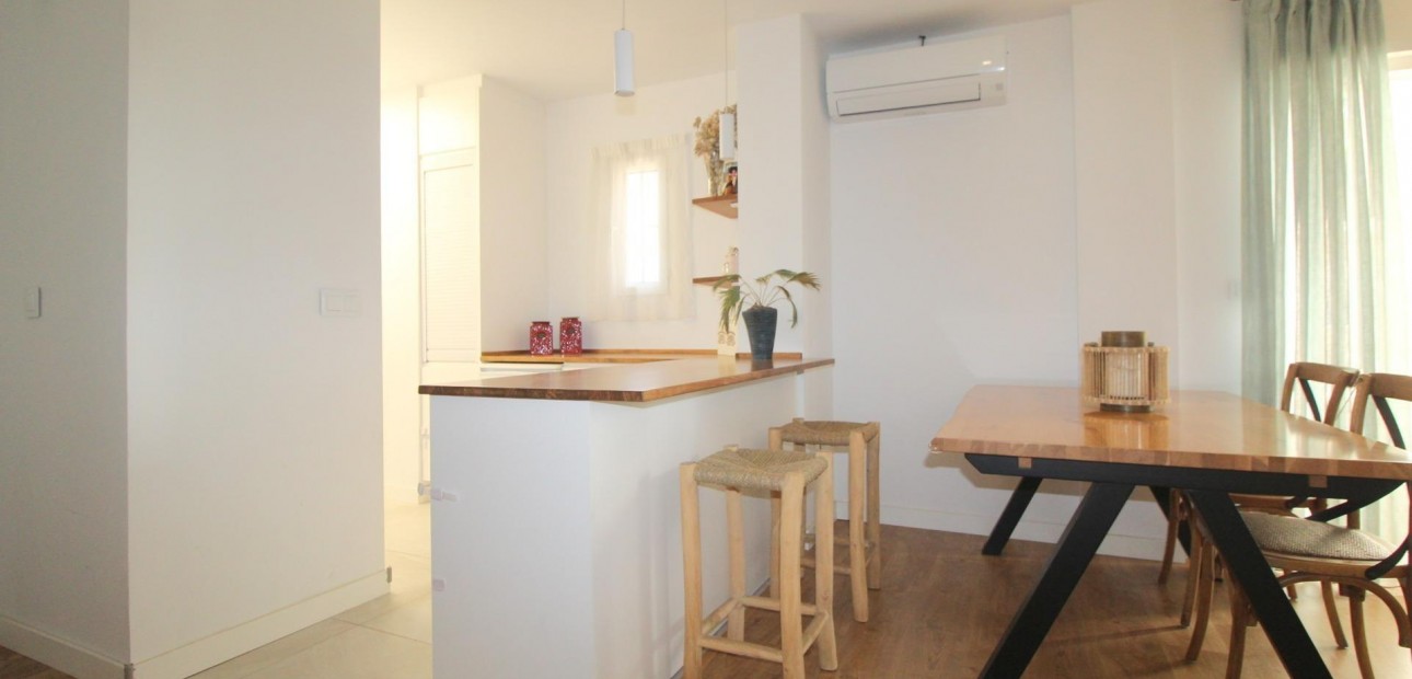 Herverkoop - Appartement / flat -
Torrevieja - La veleta