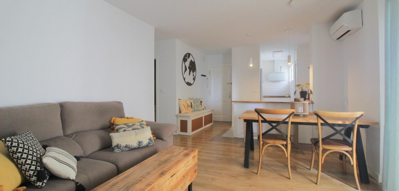 Herverkoop - Appartement / flat -
Torrevieja - La veleta