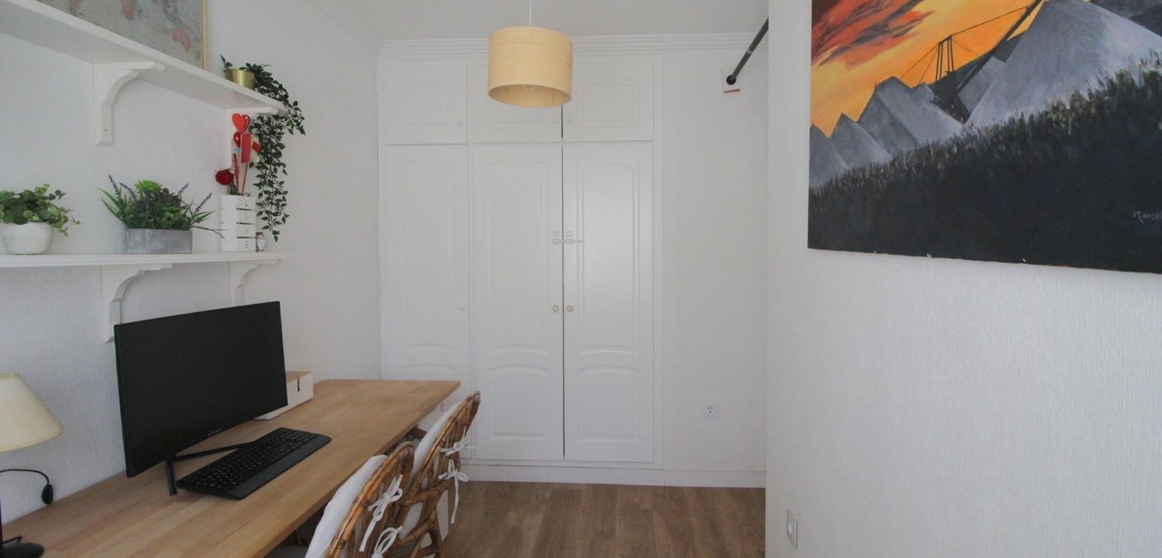 Herverkoop - Appartement / flat -
Torrevieja - La veleta