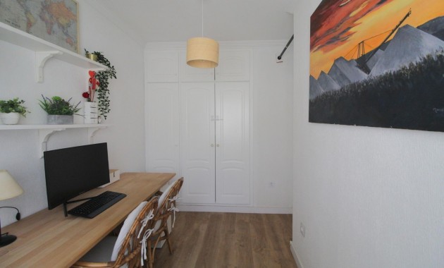 Herverkoop - Appartement / flat -
Torrevieja - La veleta