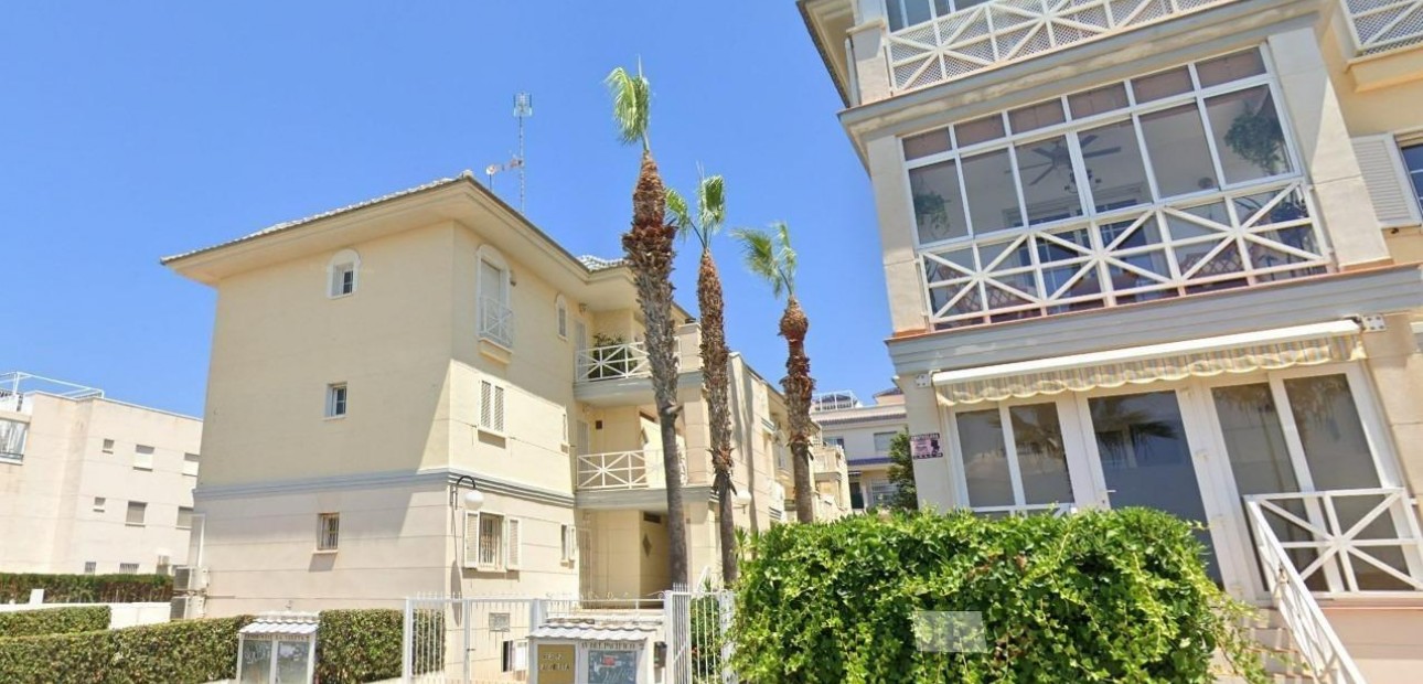 Herverkoop - Appartement / flat -
Torrevieja - La veleta