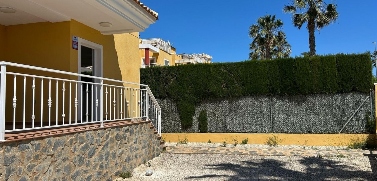 Venta - Villa -
Guardamar del Segura - Urbanizaciones