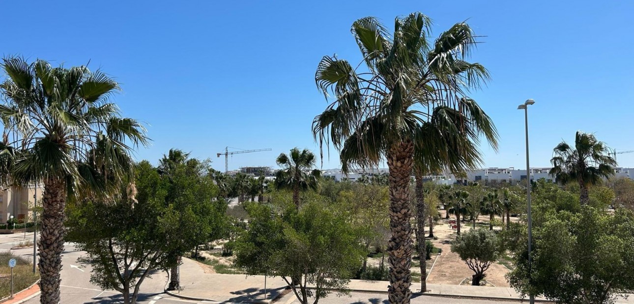 Venta - Villa -
Guardamar del Segura - Urbanizaciones