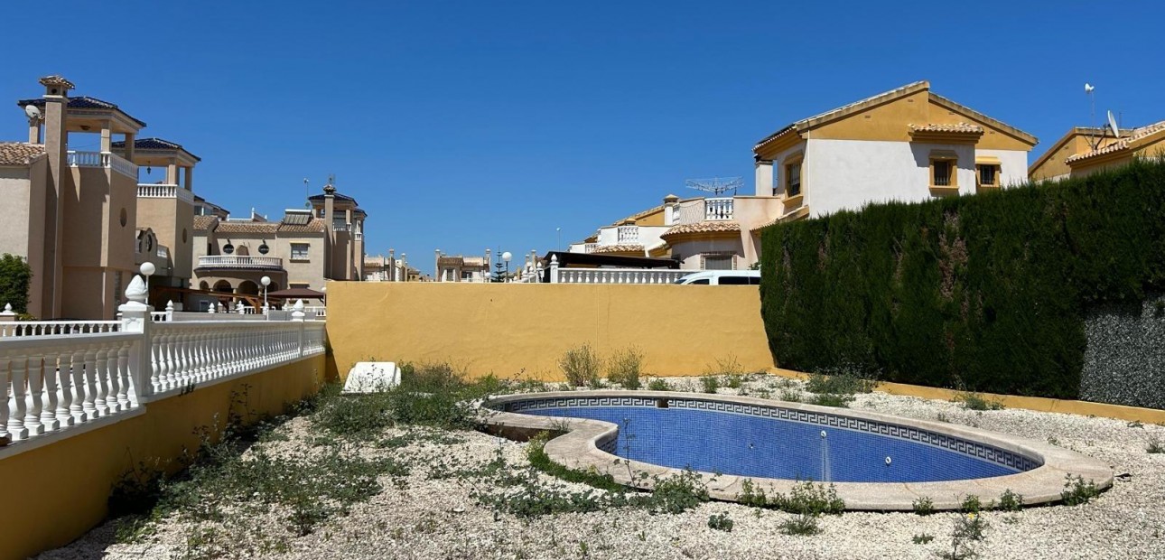 Venta - Villa -
Guardamar del Segura - Urbanizaciones