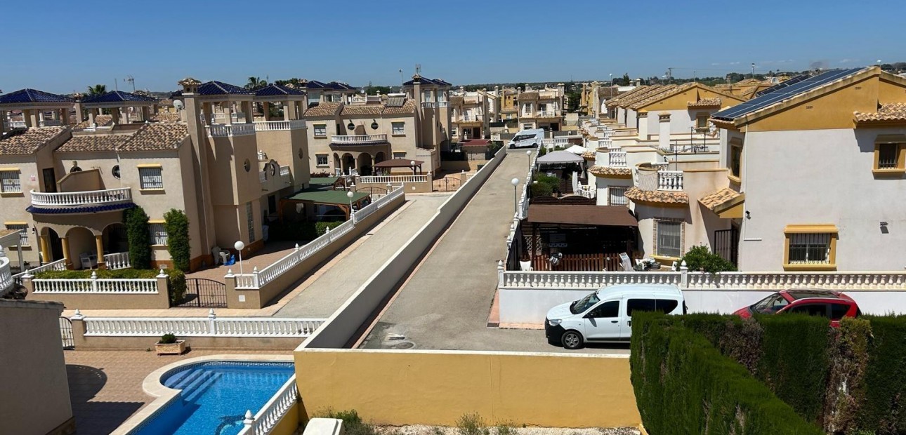 Venta - Villa -
Guardamar del Segura - Urbanizaciones