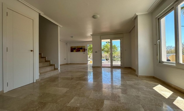 Venta - Villa -
Guardamar del Segura - Urbanizaciones