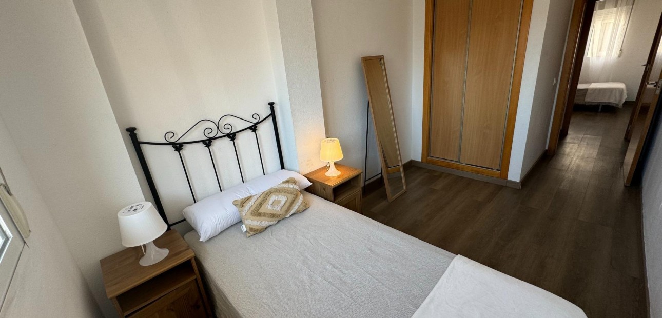 Venta - Apartamento / piso -
Torrevieja - Estacion de autobuses