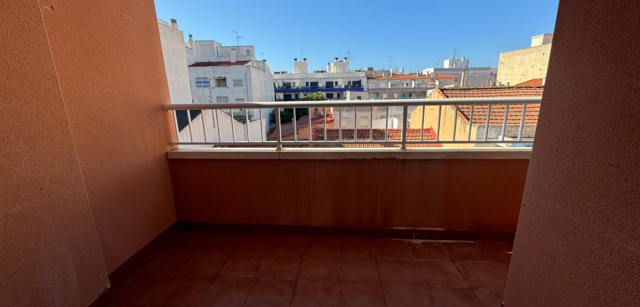 Venta - Apartamento / piso -
Torrevieja - Estacion de autobuses