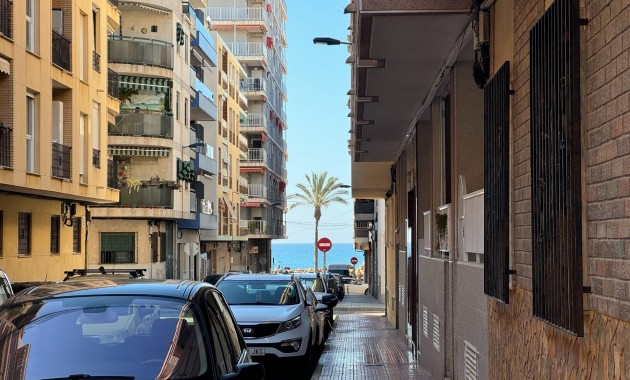 Venta - Apartamento / piso -
Torrevieja - Estacion de autobuses
