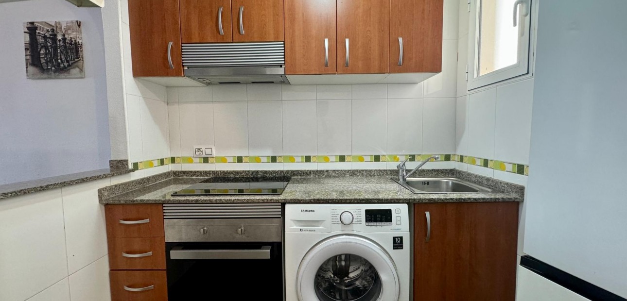 Venta - Apartamento / piso -
Torrevieja - Estacion de autobuses