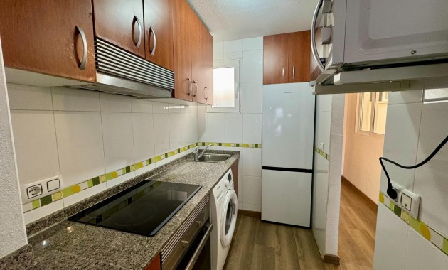 Venta - Apartamento / piso -
Torrevieja - Estacion de autobuses