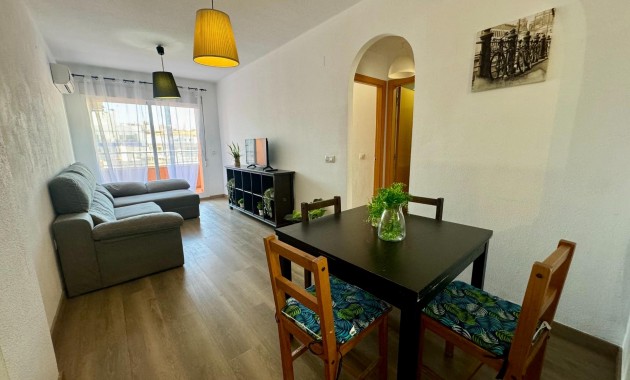Venta - Apartamento / piso -
Torrevieja - Estacion de autobuses