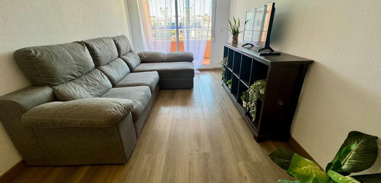 Venta - Apartamento / piso -
Torrevieja - Estacion de autobuses