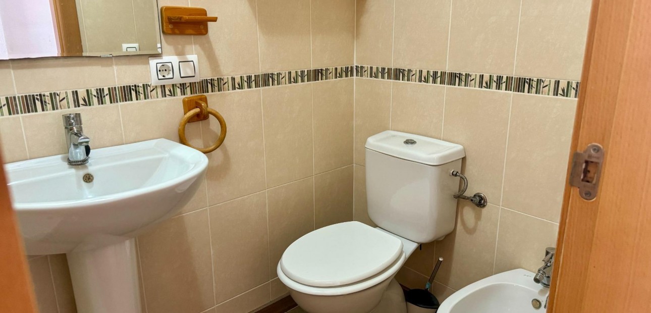 Venta - Apartamento / piso -
Torrevieja - Estacion de autobuses