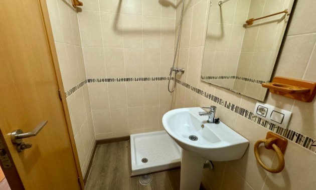 Venta - Apartamento / piso -
Torrevieja - Estacion de autobuses