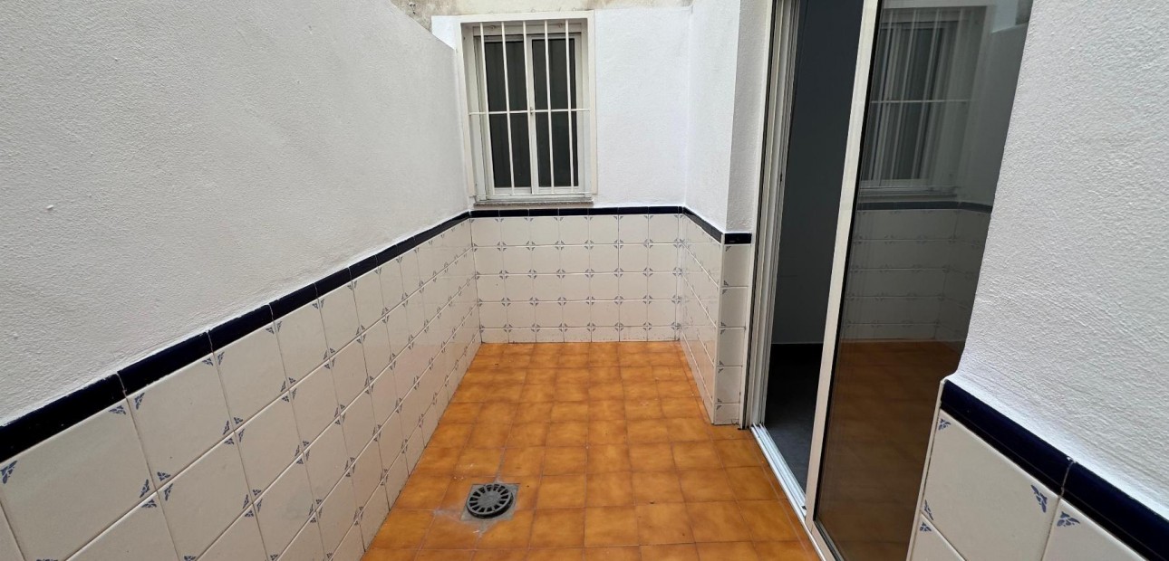 Venta - Apartamento / piso -
Almoradi - Centro urbano 2