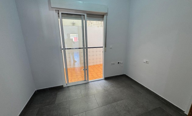 Venta - Apartamento / piso -
Almoradi - Centro urbano 2