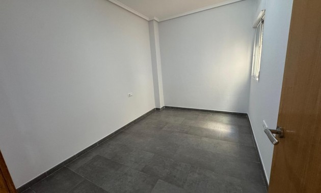 Venta - Apartamento / piso -
Almoradi - Centro urbano 2
