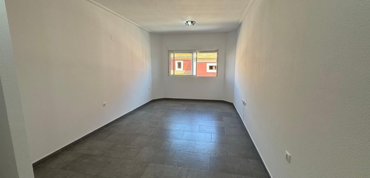 Venta - Apartamento / piso -
Almoradi - Centro urbano 2
