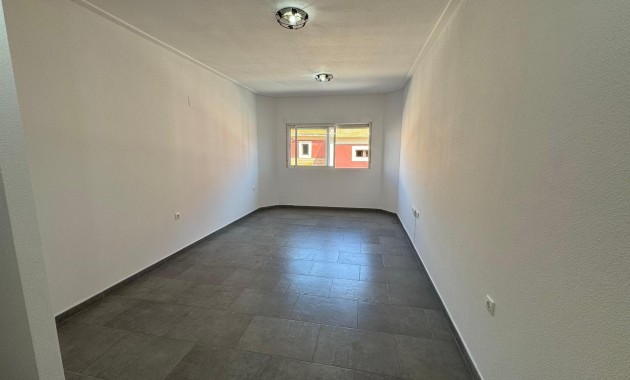 Venta - Apartamento / piso -
Almoradi - Centro urbano 2
