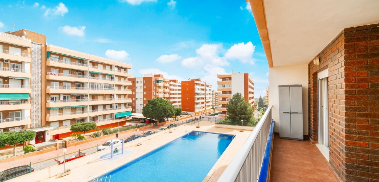 Sale - Apartment / flat -
Torrevieja - Rocio del mar