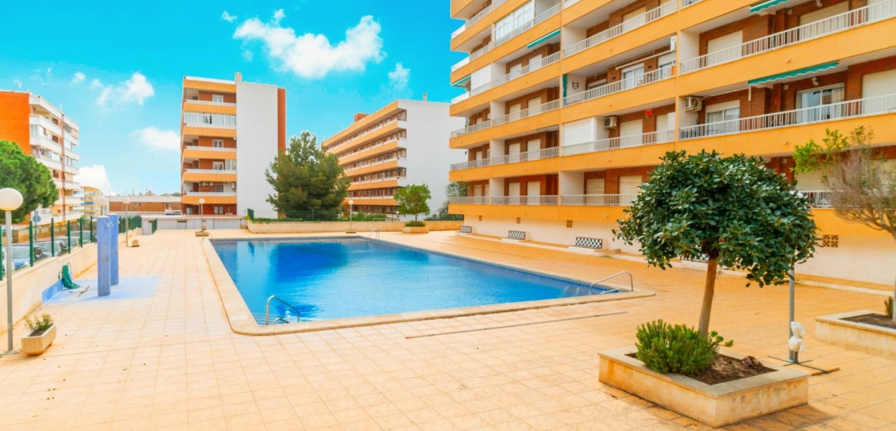Sale - Apartment / flat -
Torrevieja - Rocio del mar