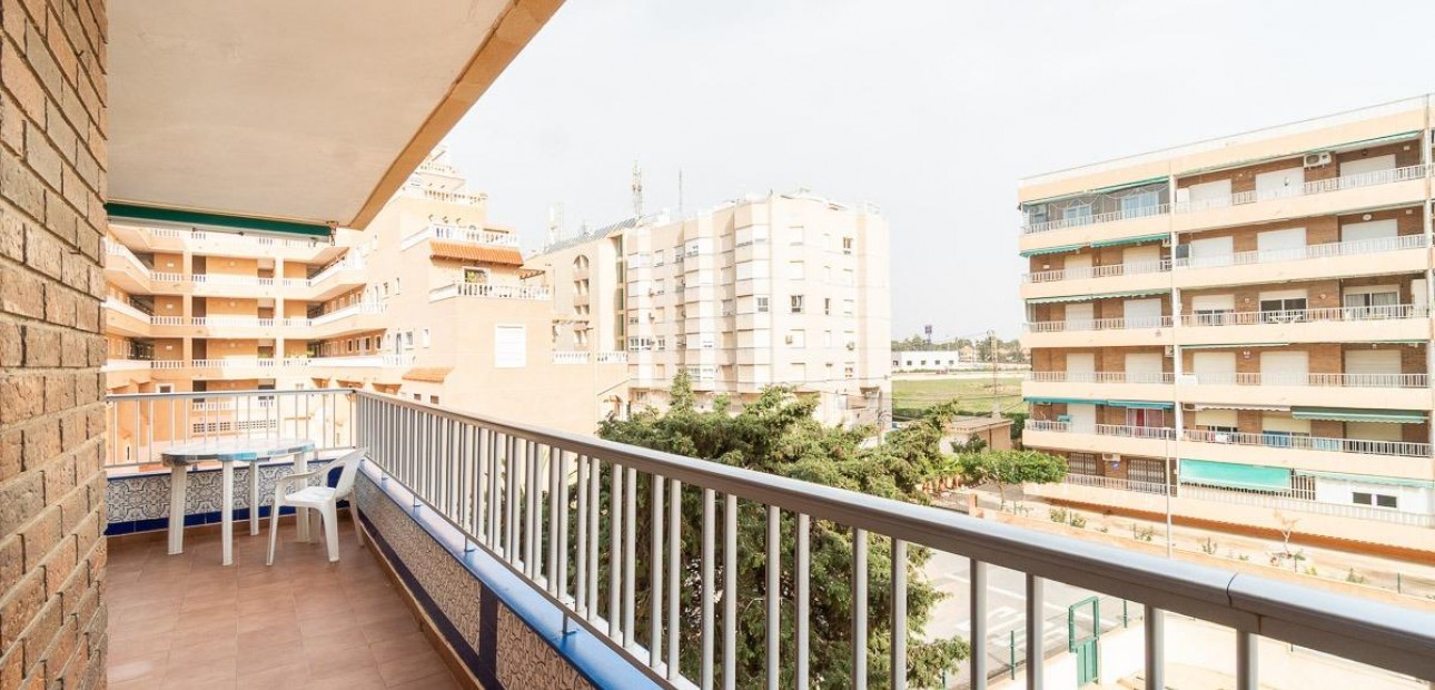 Sale - Apartment / flat -
Torrevieja - Rocio del mar