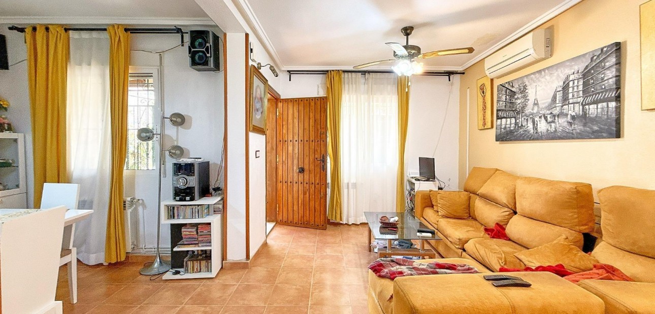 Venta - Terraced house -
Orihuela Costa - La Florida