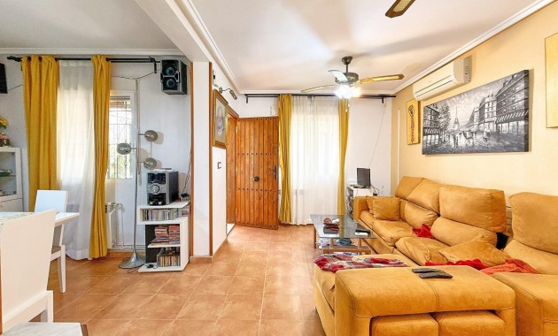 Venta - Terraced house -
Orihuela Costa - La Florida