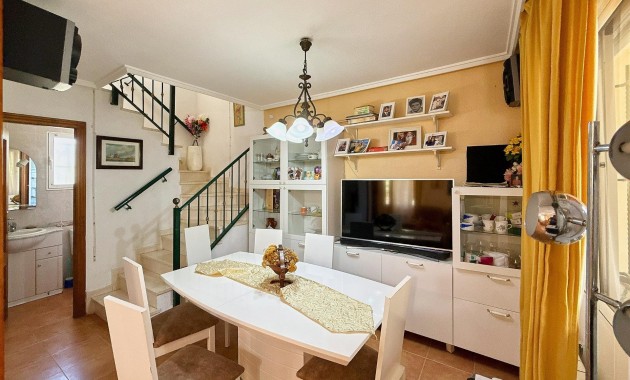 Venta - Terraced house -
Orihuela Costa - La Florida