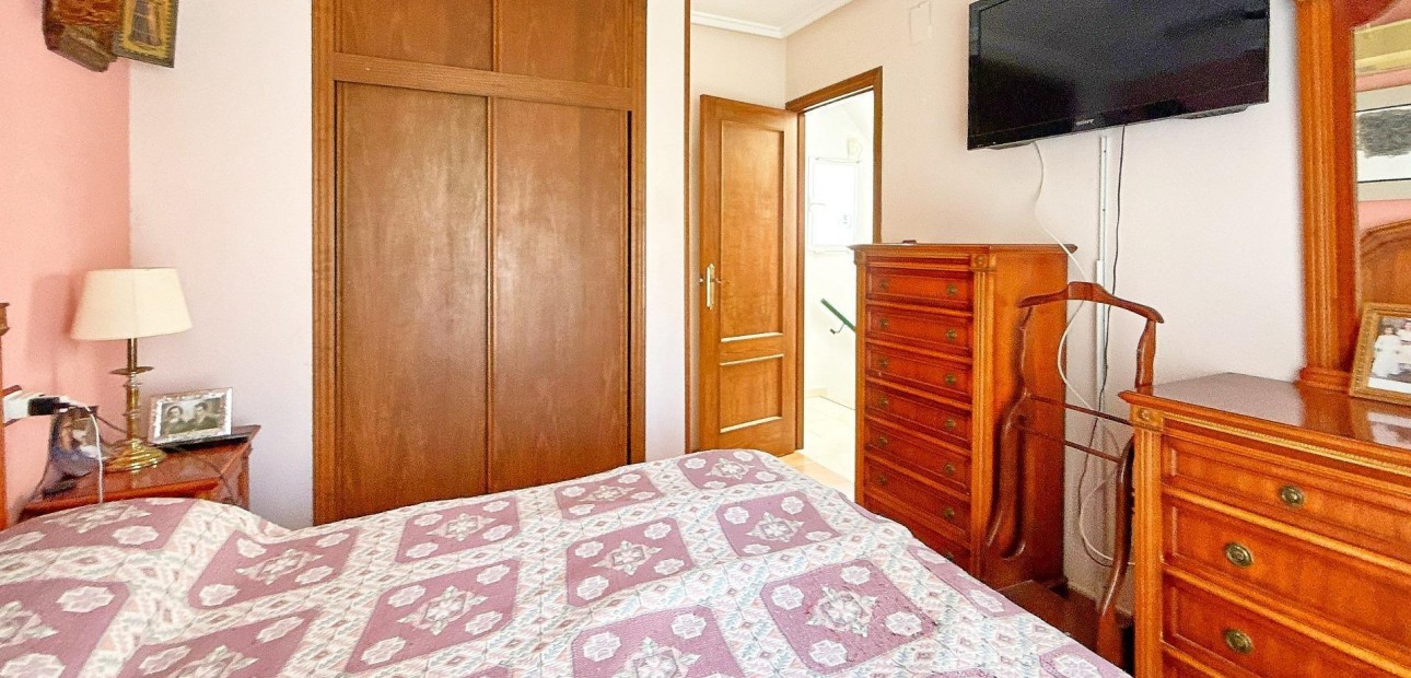 Venta - Terraced house -
Orihuela Costa - La Florida