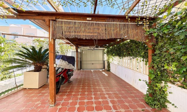 Venta - Terraced house -
Orihuela Costa - La Florida