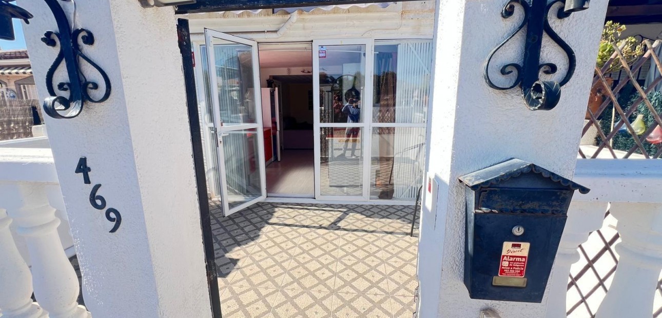 Venta - Bungalow -
Torrevieja - La Siesta - El Salado - Torreta