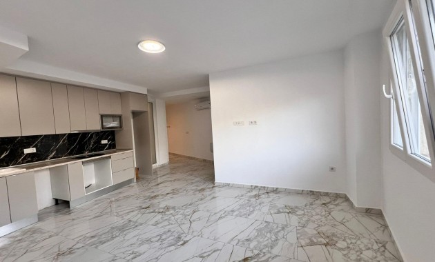 Venta - Apartamento / piso -
Torrevieja - Estacion de autobuses