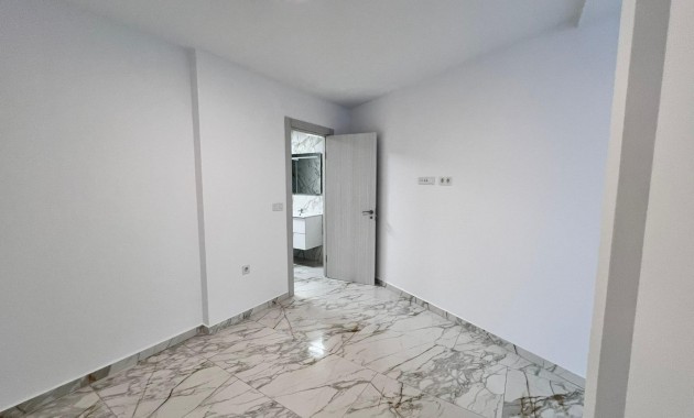 Venta - Apartamento / piso -
Torrevieja - Estacion de autobuses