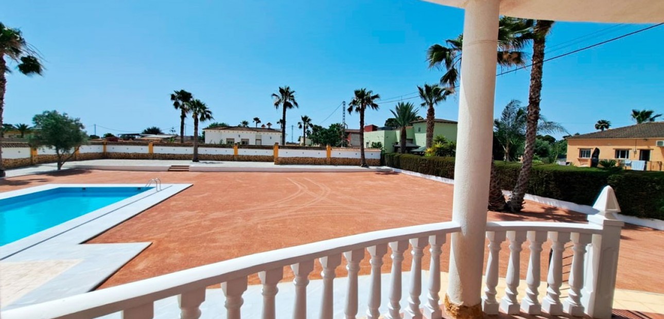 Herverkoop - Country Property -
Catral - Catral - Country