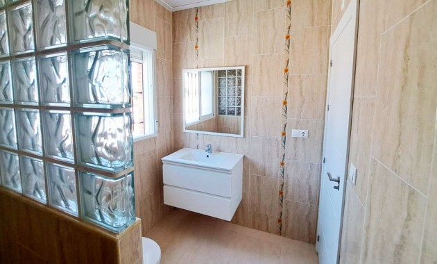 Herverkoop - Country Property -
Catral - Catral - Country