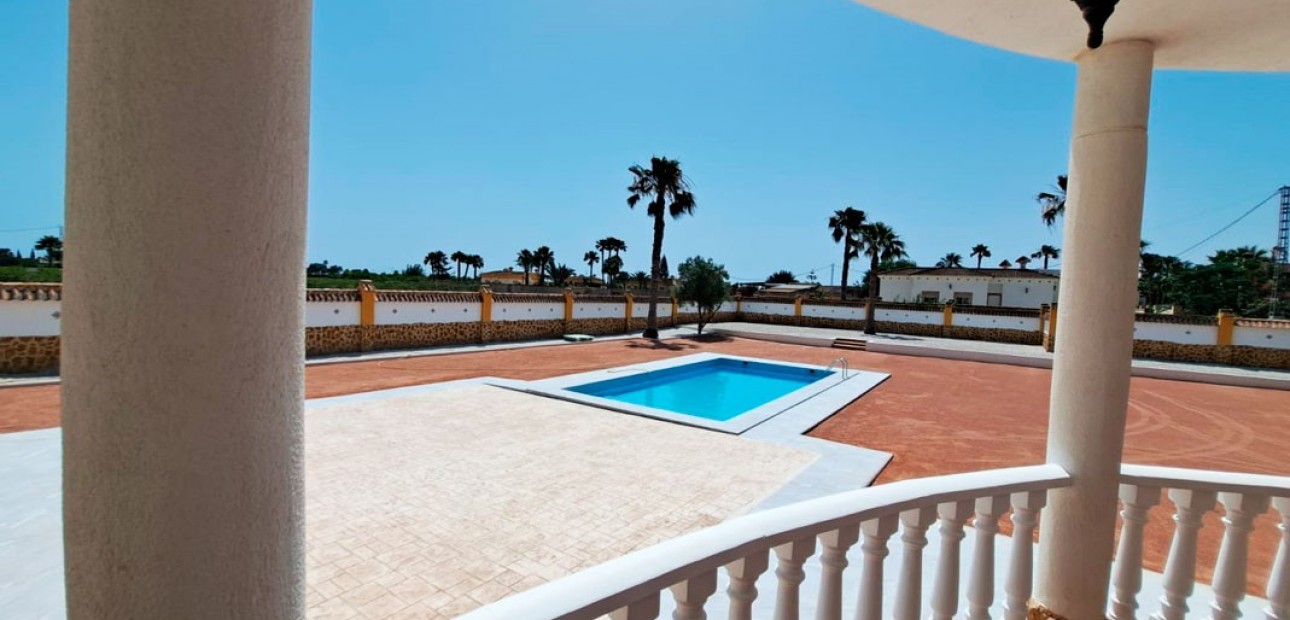 Herverkoop - Country Property -
Catral - Catral - Country