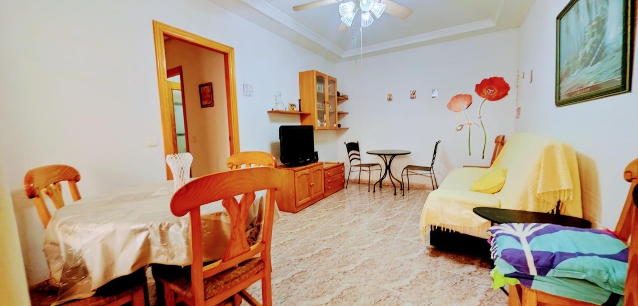 Herverkoop - Appartement / flat -
Torrevieja - Estacion de autobuses