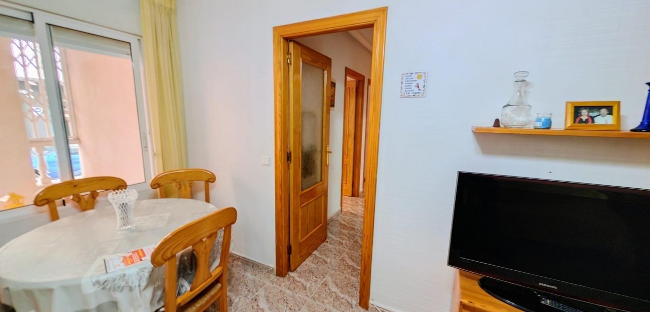 Herverkoop - Appartement / flat -
Torrevieja - Estacion de autobuses