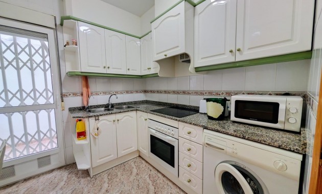 Herverkoop - Appartement / flat -
Torrevieja - Estacion de autobuses