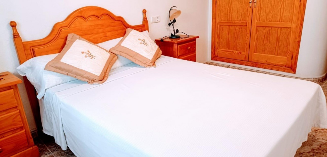 Herverkoop - Appartement / flat -
Torrevieja - Estacion de autobuses