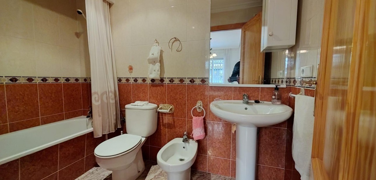 Herverkoop - Appartement / flat -
Torrevieja - Estacion de autobuses