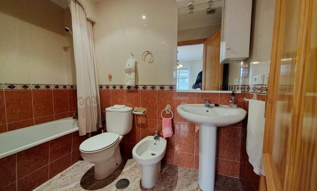 Herverkoop - Appartement / flat -
Torrevieja - Estacion de autobuses