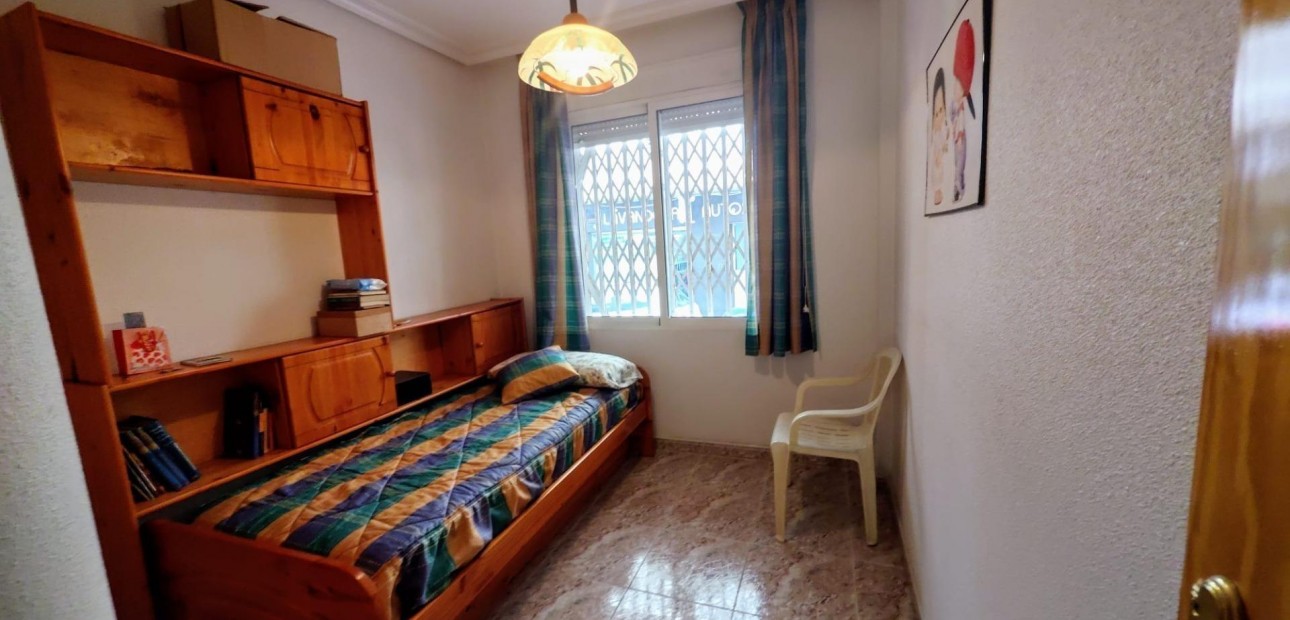 Herverkoop - Appartement / flat -
Torrevieja - Estacion de autobuses