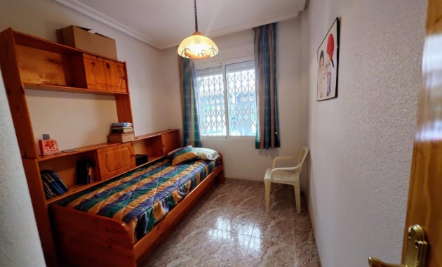 Herverkoop - Appartement / flat -
Torrevieja - Estacion de autobuses