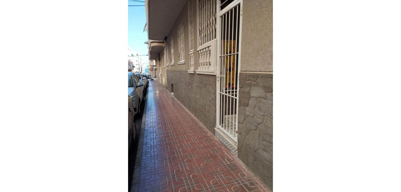 Herverkoop - Appartement / flat -
Torrevieja - Estacion de autobuses